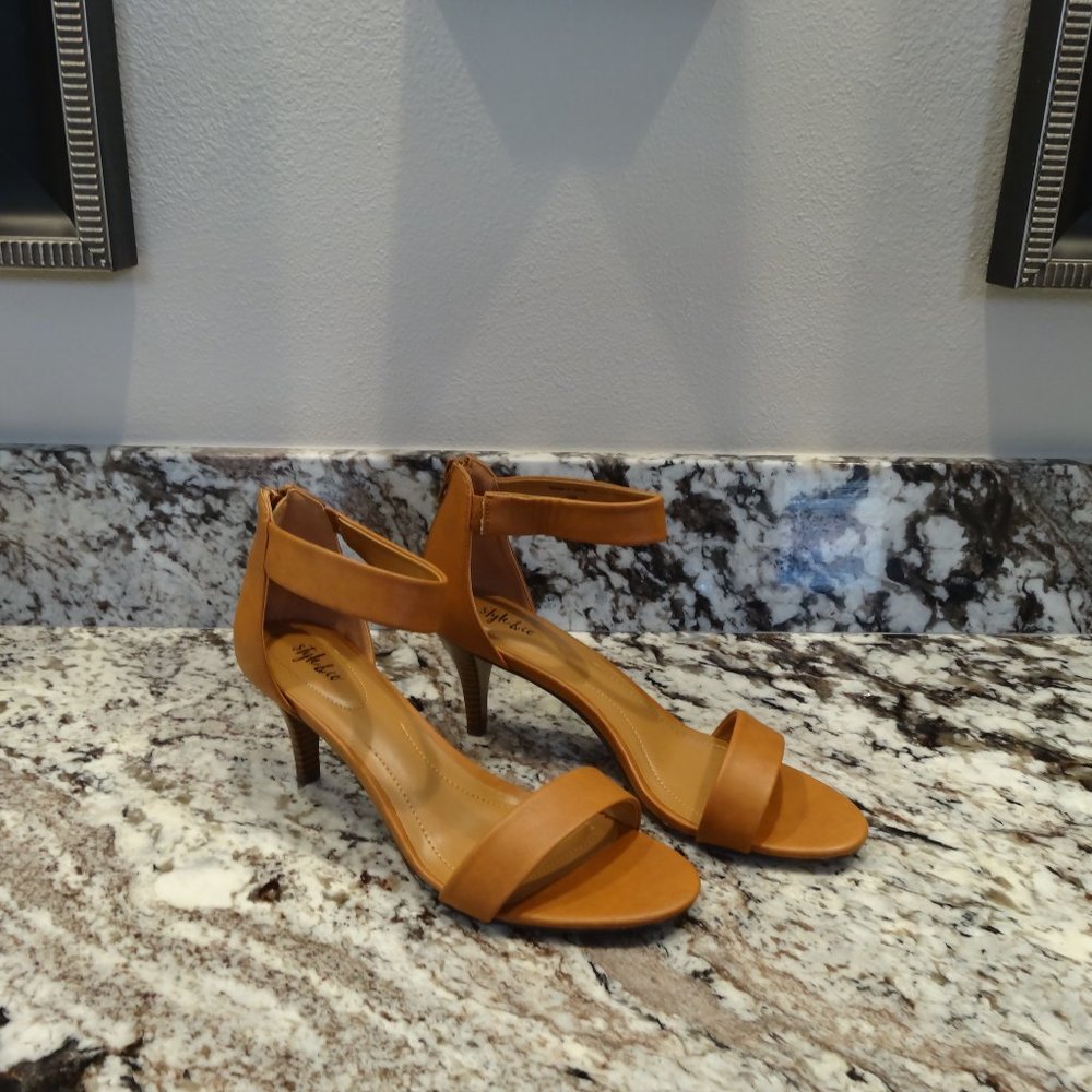 Ladies Style & Co. Heeled Sandals